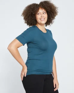 Universal Standard Foundation Short Sleeve Crew Neck Tee