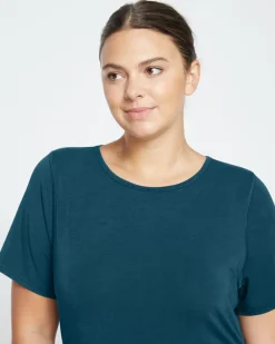 Universal Standard Mia Movement Tee